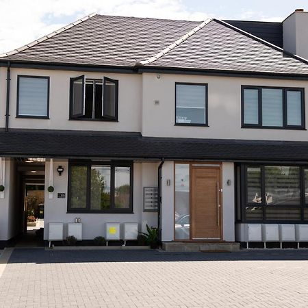 Walnut Flats-F4, 2-Bedroom With Ensuite - Parking, Netflix, Wifi - Close To Oxford, Bicester & Blenheim Palace Кидлингтън Екстериор снимка