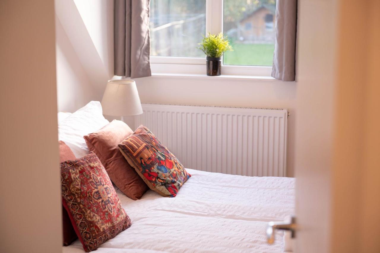 Walnut Flats-F4, 2-Bedroom With Ensuite - Parking, Netflix, Wifi - Close To Oxford, Bicester & Blenheim Palace Кидлингтън Екстериор снимка