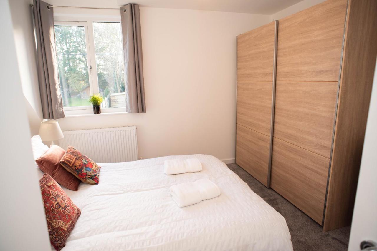 Walnut Flats-F4, 2-Bedroom With Ensuite - Parking, Netflix, Wifi - Close To Oxford, Bicester & Blenheim Palace Кидлингтън Екстериор снимка