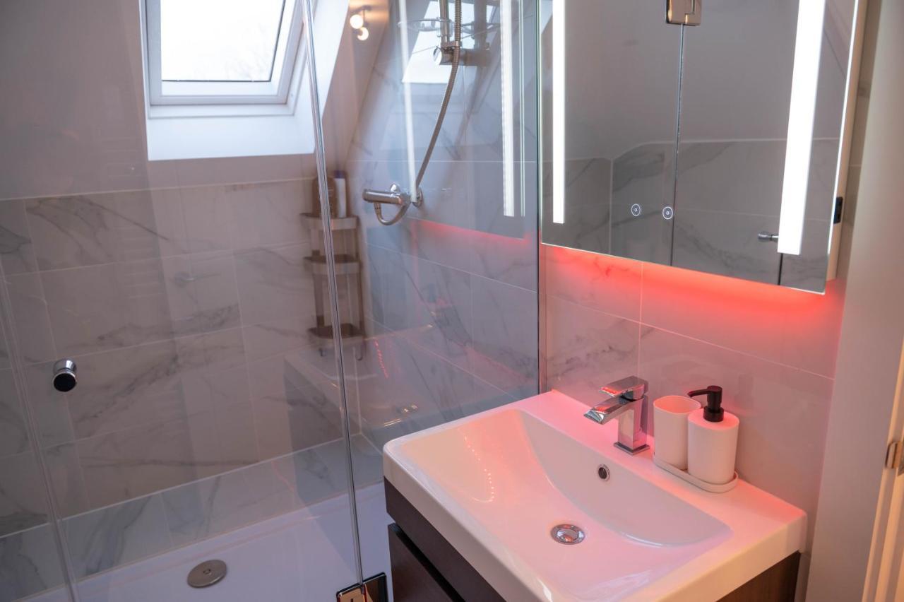 Walnut Flats-F4, 2-Bedroom With Ensuite - Parking, Netflix, Wifi - Close To Oxford, Bicester & Blenheim Palace Кидлингтън Екстериор снимка