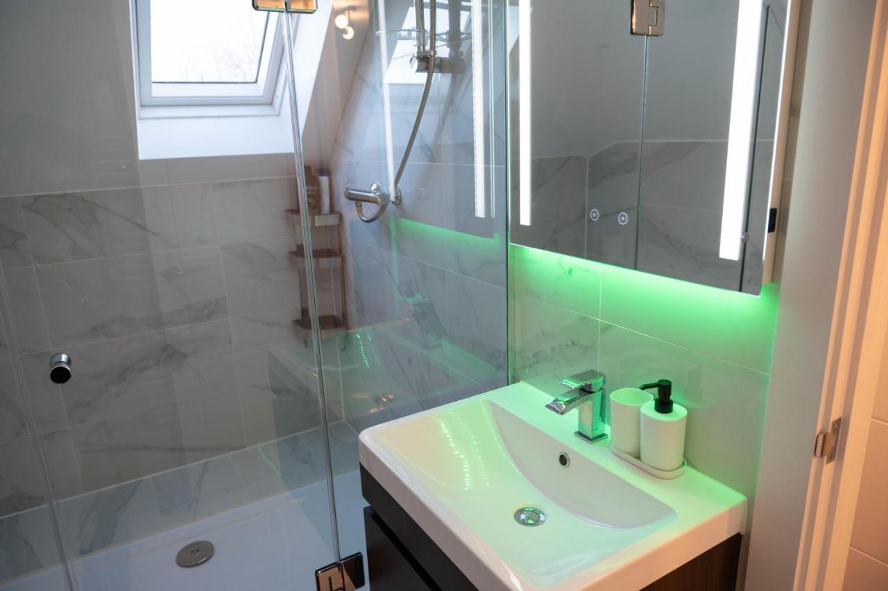 Walnut Flats-F4, 2-Bedroom With Ensuite - Parking, Netflix, Wifi - Close To Oxford, Bicester & Blenheim Palace Кидлингтън Екстериор снимка