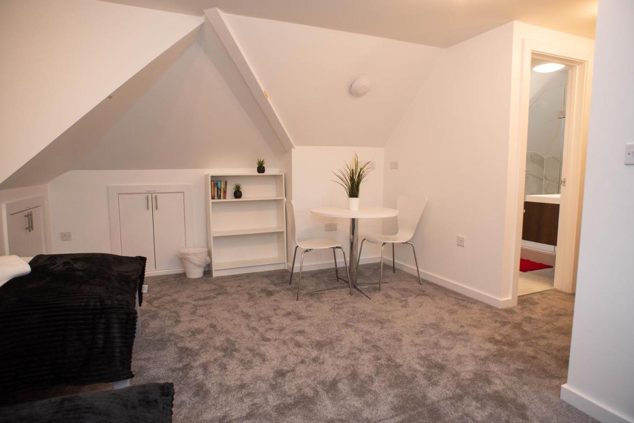 Walnut Flats-F4, 2-Bedroom With Ensuite - Parking, Netflix, Wifi - Close To Oxford, Bicester & Blenheim Palace Кидлингтън Екстериор снимка