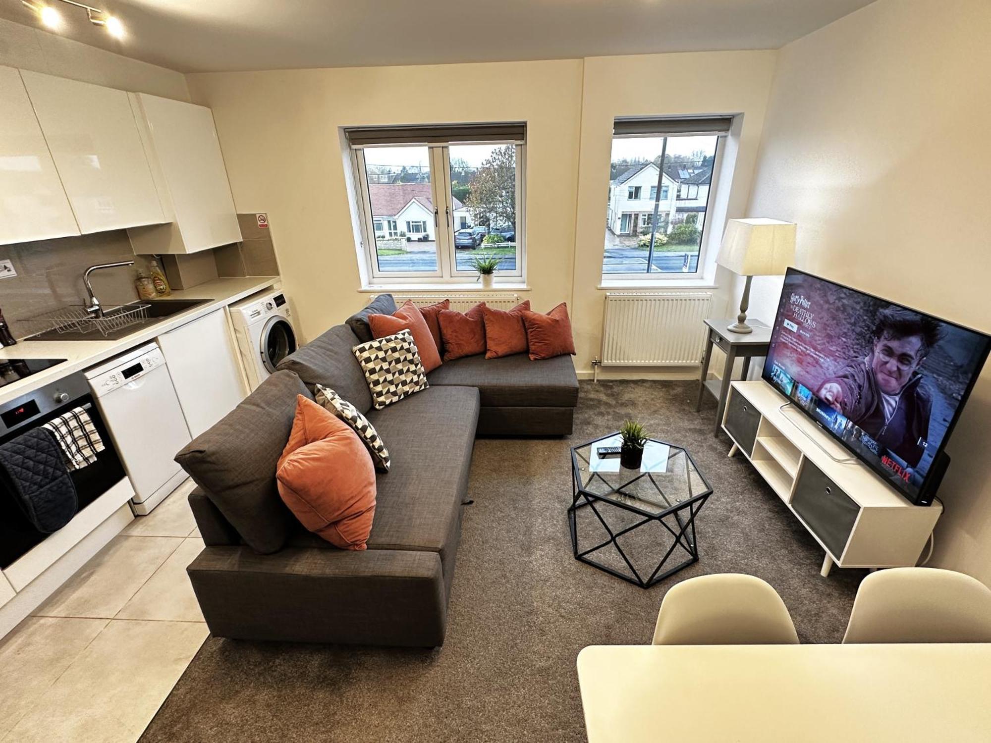 Walnut Flats-F4, 2-Bedroom With Ensuite - Parking, Netflix, Wifi - Close To Oxford, Bicester & Blenheim Palace Кидлингтън Екстериор снимка